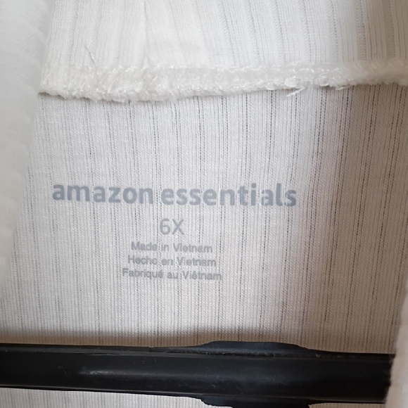 Amazon Essentials Off-White Ribbed Turtleneck - Picture 4 of 4